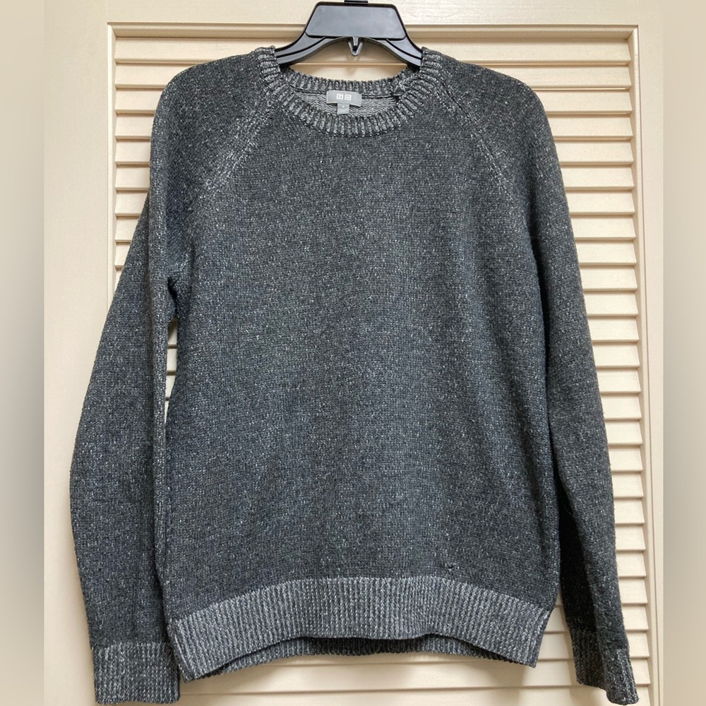 UNIQLO Men’s HeatTech Pullover Knit Sweater Medium Gray Wool Blend Crewneck